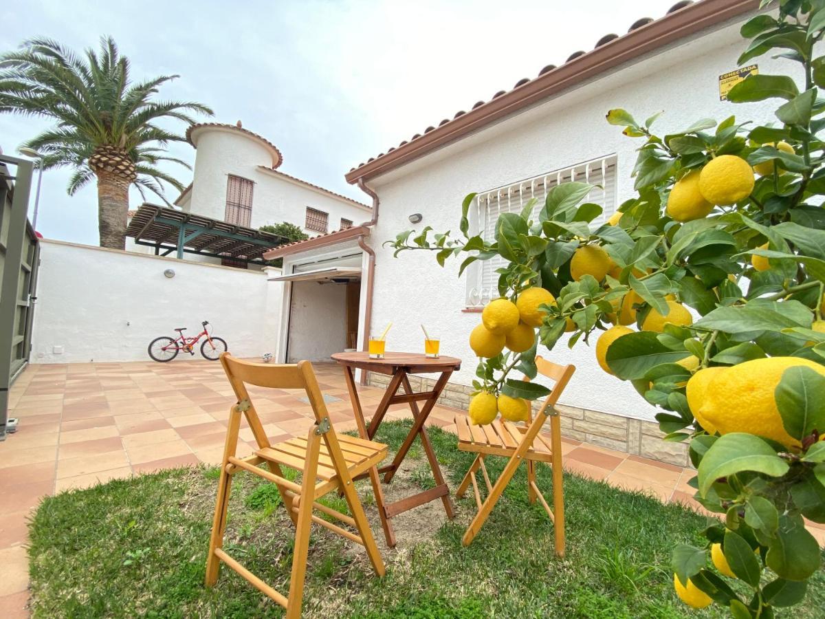 Villa Cambrils Beach Exterior photo